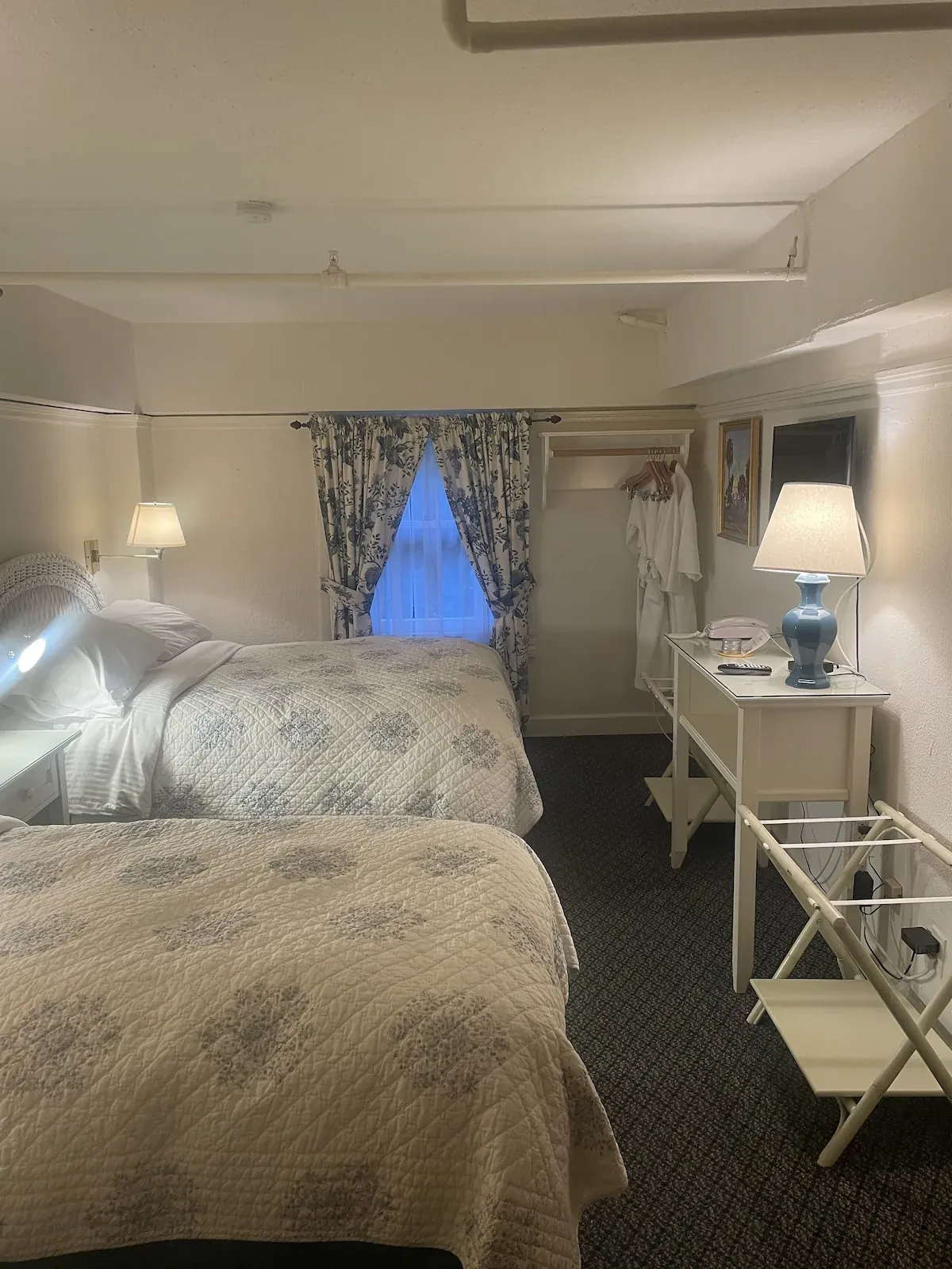 The Full and Twin Beds at the Golden Gate Hotel